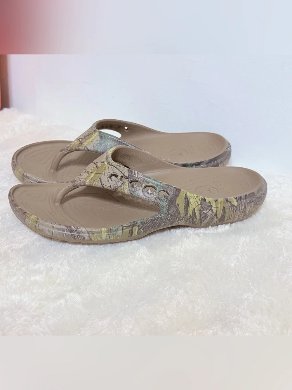 Crocs Camo Flip Flop Sandals Black Men's Size 7 Womens Size 9